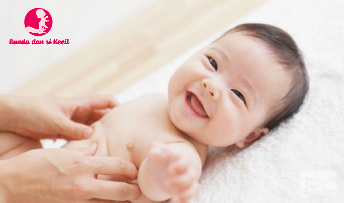 Berapa Kali Normalnya Bayi Usia 1 Bulan Buang Air Besar?